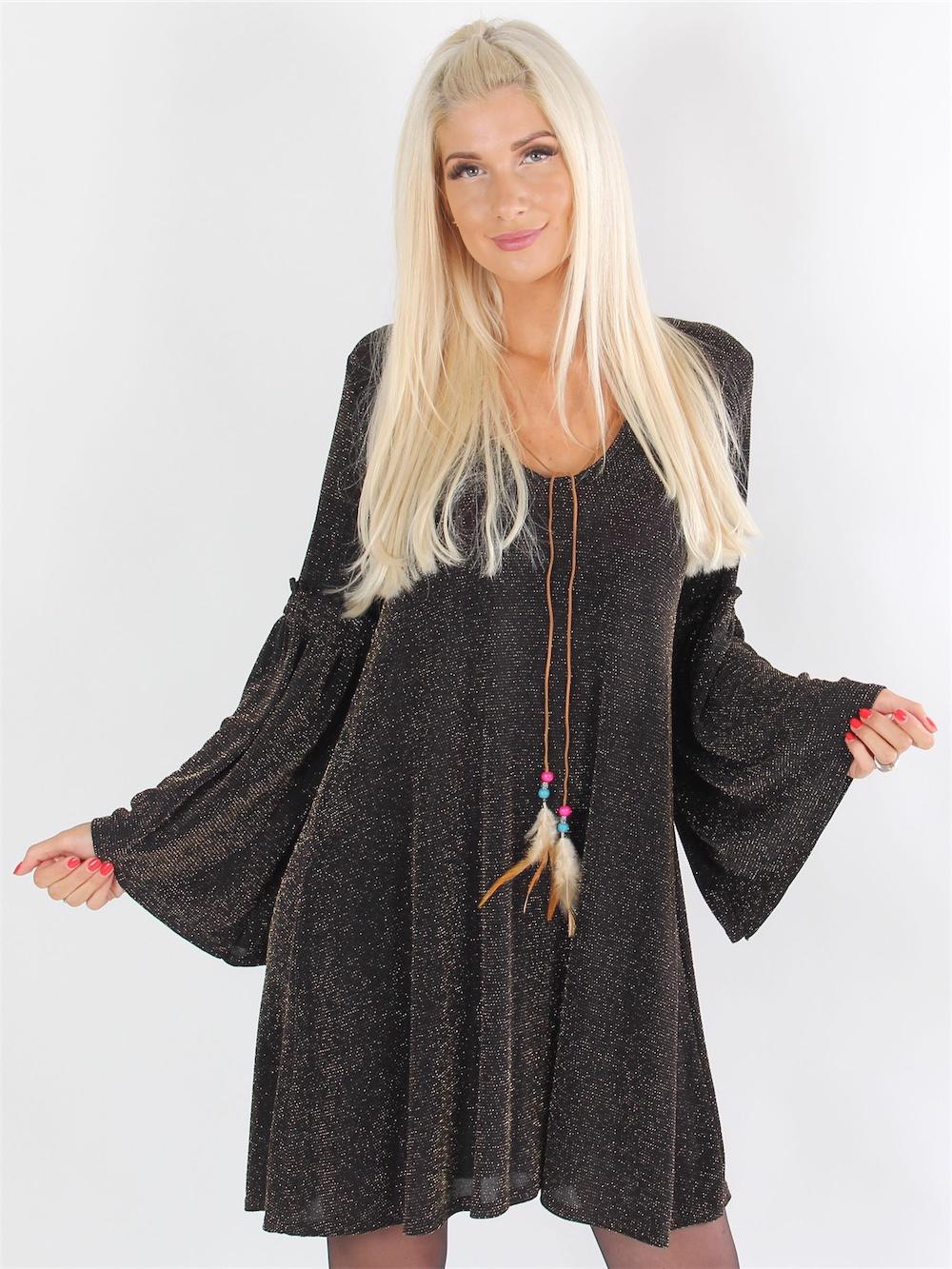 Ariyana Glitter - Elastisk klänning med glittertrådar och vida ärmar